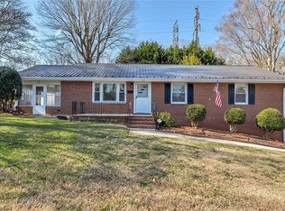 136 Queensbury Rd, Winston Salem, NC 27104