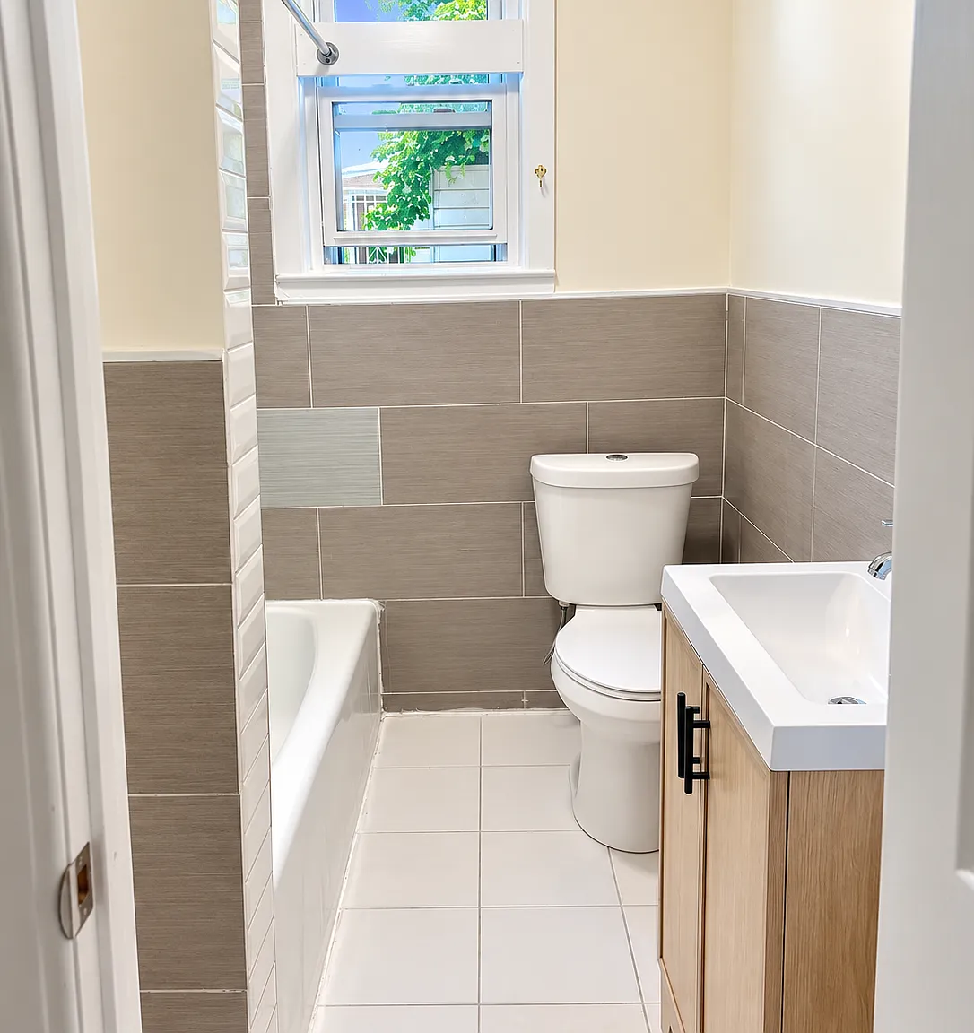 3 bed, 1100 sqft, $3,600 — Photo 3