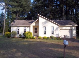 6509 Green Meadow Rd, Fayetteville, NC 28304