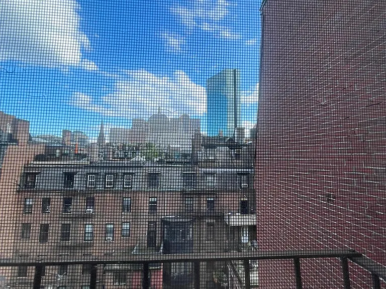 183 Beacon St #5R — Photo 3