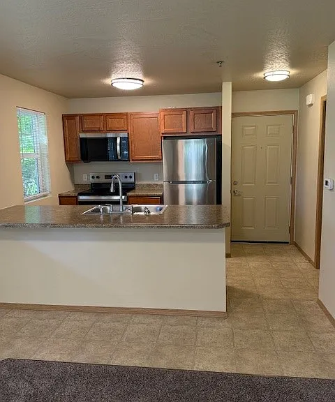 Chapman Crossing — Photo 3