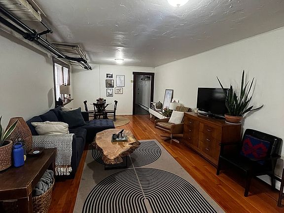 3rd image of 616 S Grand Ave APT E