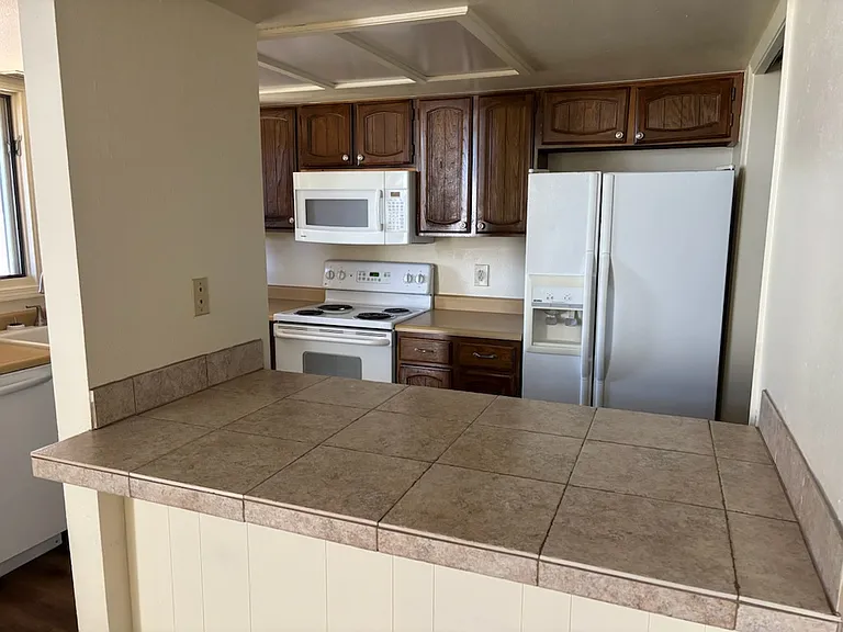 Kitchen, pantry, laundry room entrance