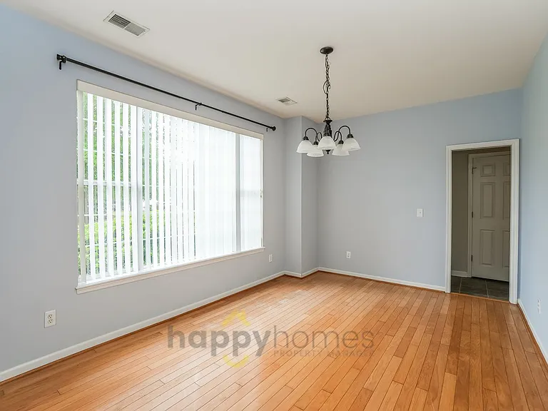 1481 Endicot Way — Photo 8