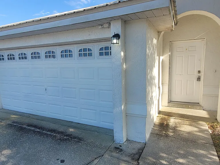324 Clearwater Ln — Photo 3