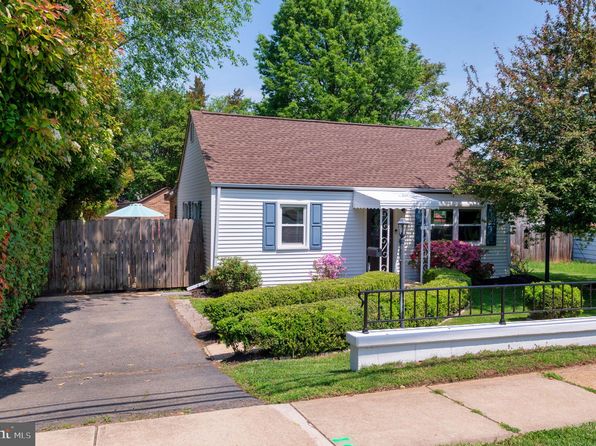 3108 Burgundy Rd, Alexandria, VA 22303