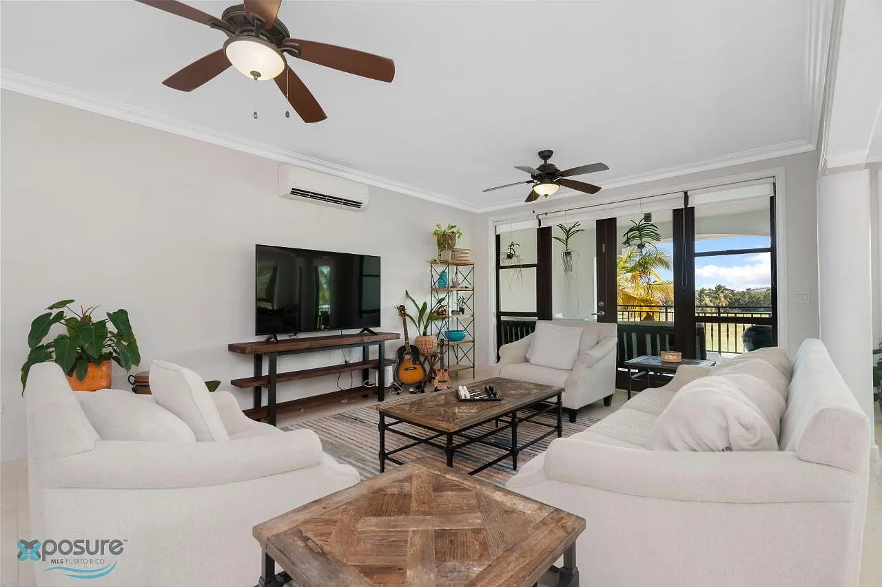 4 bed, 3.5 bath, 3573 sqft, $7,900 — Photo 2