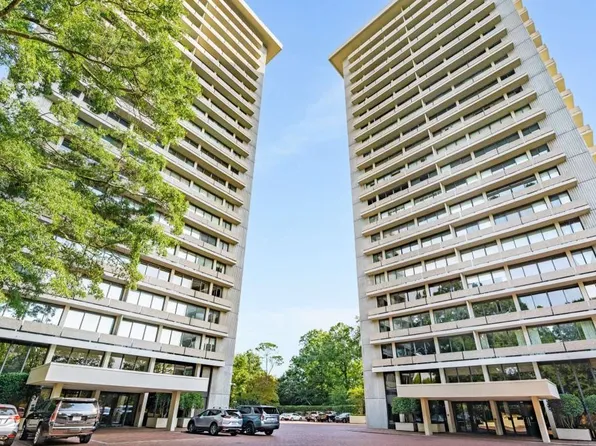 2575 Peachtree Rd NE APT 10H, Atlanta, GA 30305