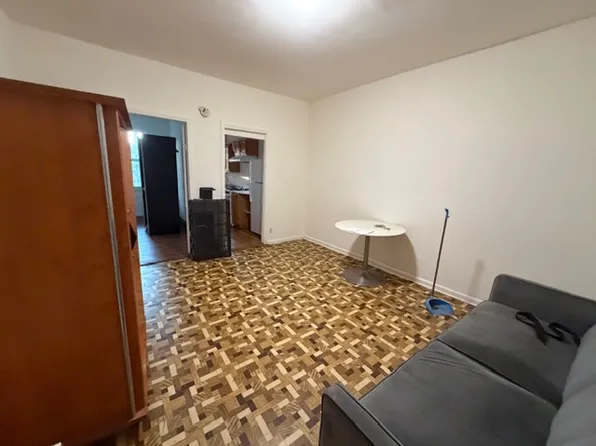 3220 30th St Floor 1, Astoria, NY 11106