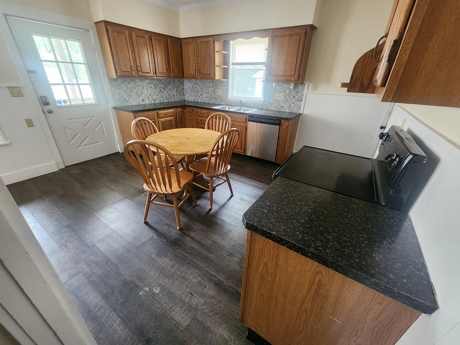 2 bed, 1200 sqft, $1,500 — Photo 3