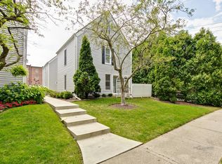 15 E North Ave APT 1, Lake Bluff, IL 60044