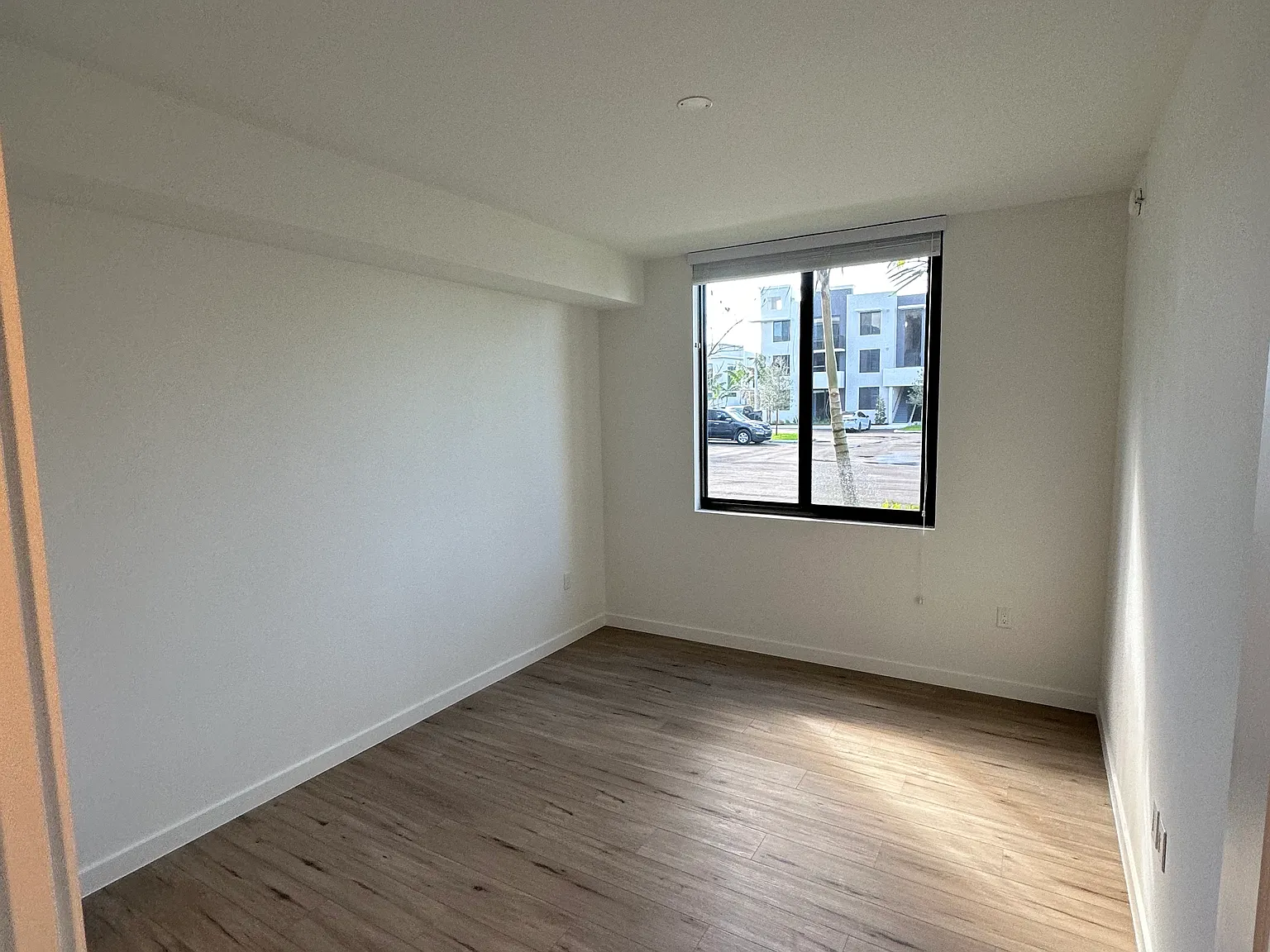 1 bed, 700 sqft, $2,099 — Photo 3