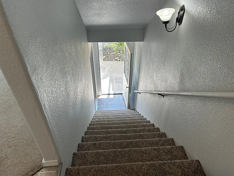 1201 Wineglass Ct #K — Photo 5