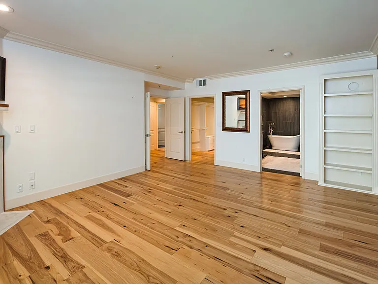 575 S Barrington Ave #305 — Photo 22