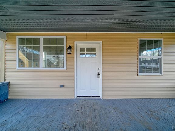5th image of 924 Frank St