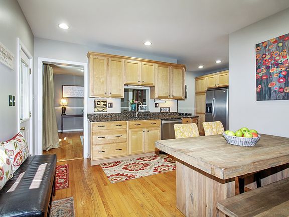 4th image of 4230 Deyo Ave