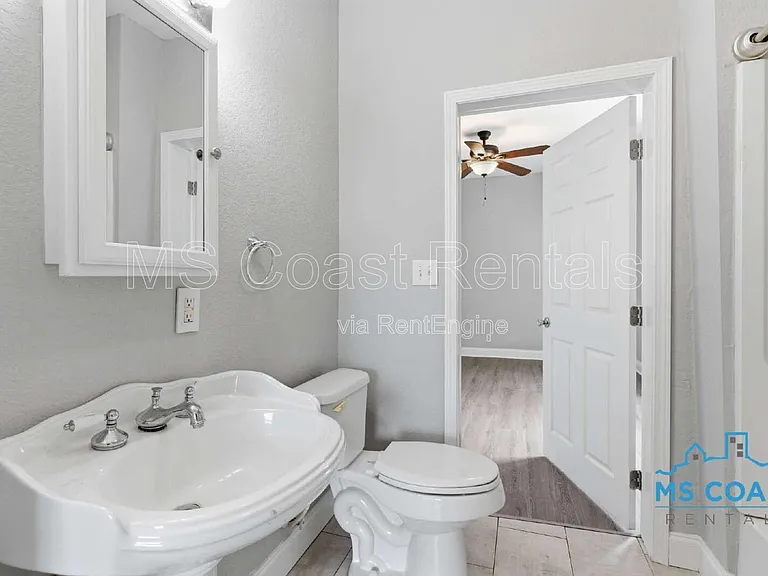 4319 Lewis St — Photo 18