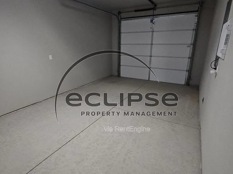 511 Washington Ave — Photo 17