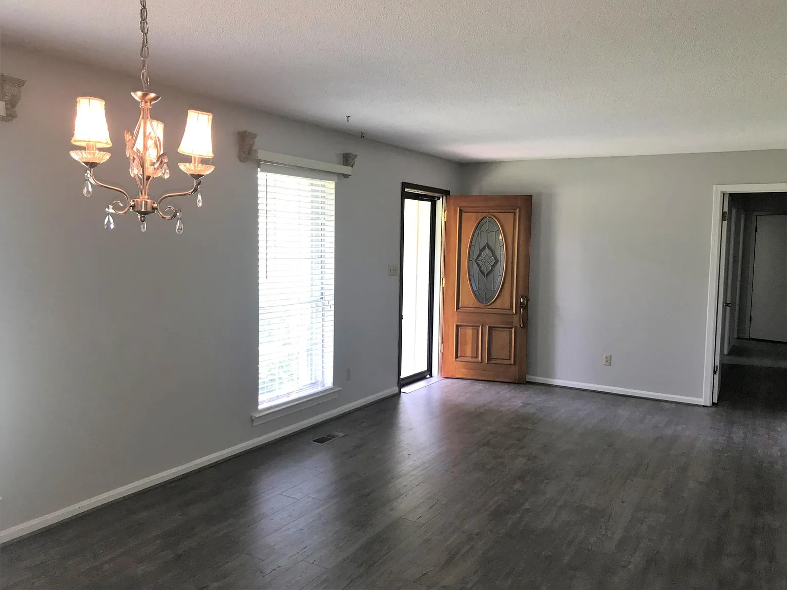 3 bed, 1794 sqft, $2,345 — Photo 4