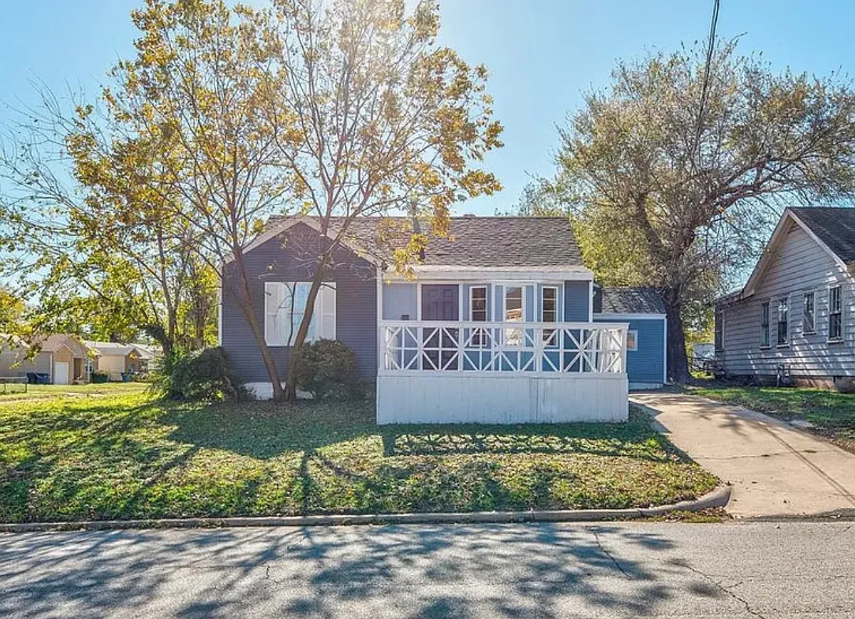 Building Photo - 1601 W Missouri Ave