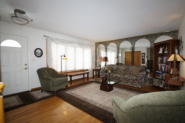 1st image of 300 Gareth Ln