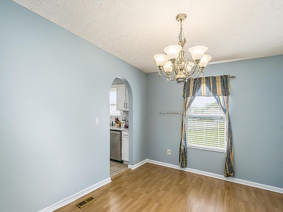 5th image of 7524 Braeburn Ct