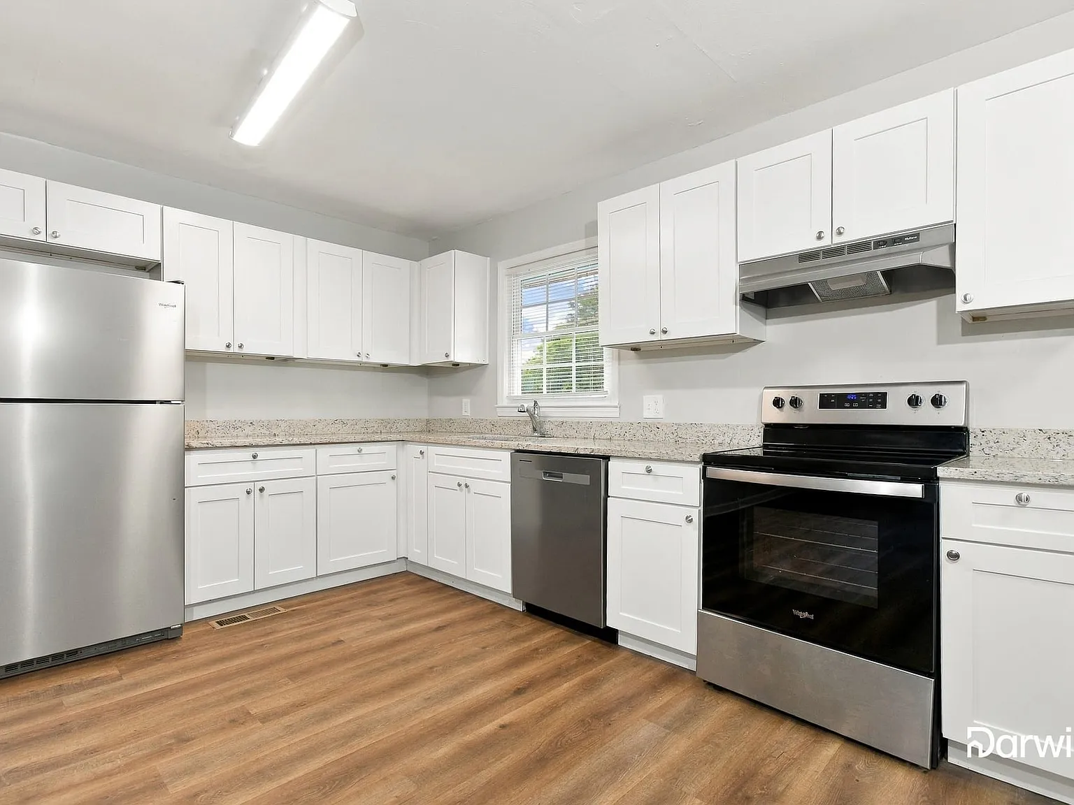 5 bed, 2.5 bath, 1982 sqft, $2,060 — Photo 4