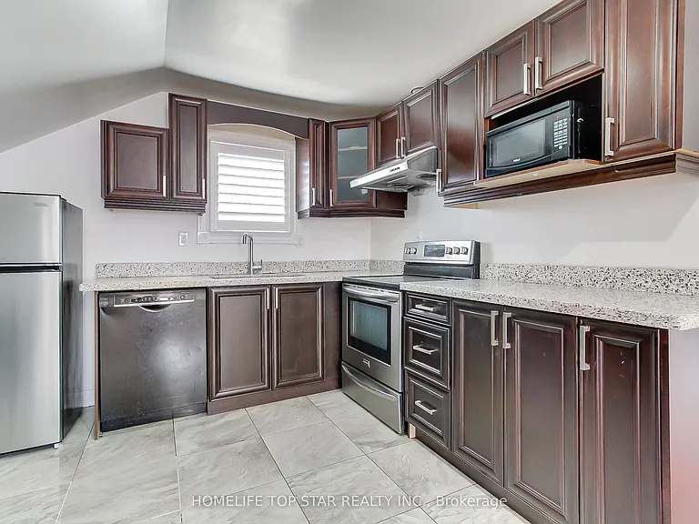 17 Royal St #UPPER — Photo 11