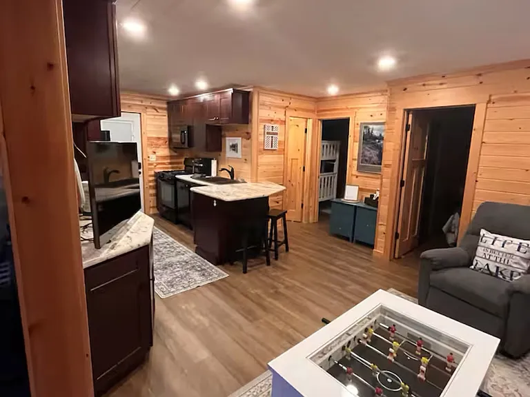 811 Lake St E #8 — Photo 8