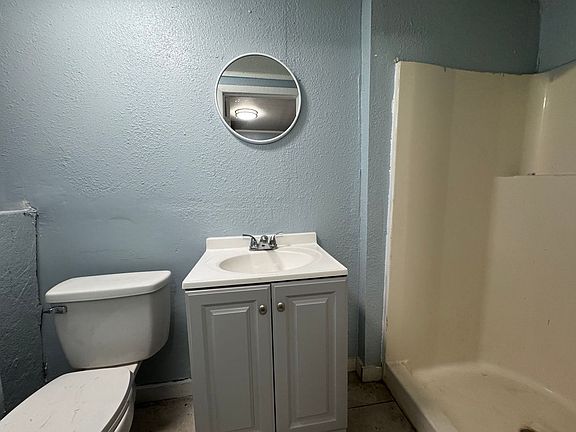5th image of 704 NW Alma Ave APT 101