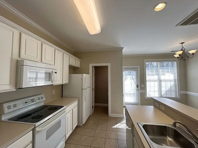 5619 Fetzer Ave NW — Photo 8