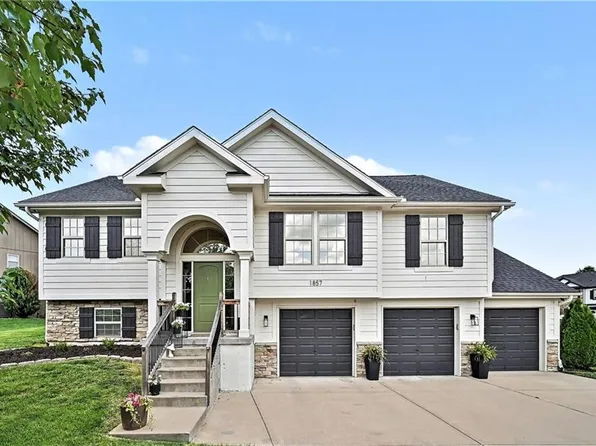 1857 Shannon Dr, Liberty, MO 64068