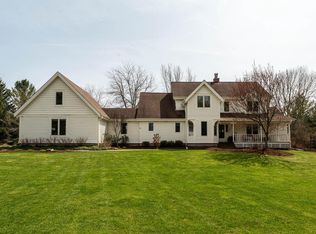 8925 Pleasant Valley Rd, Cedarburg, WI 53012