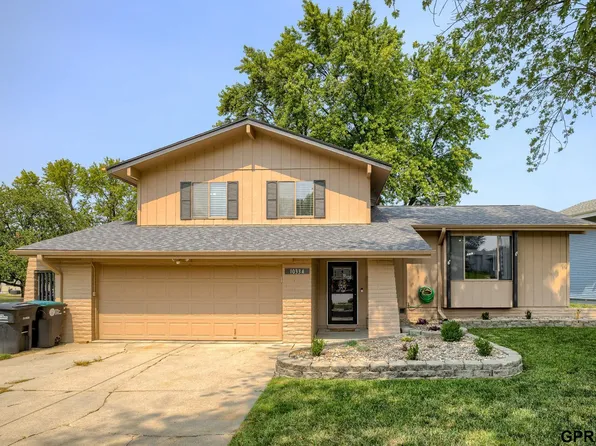 10334 P St, Omaha, NE 68127