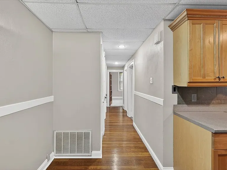 3637 Bowen — Photo 15