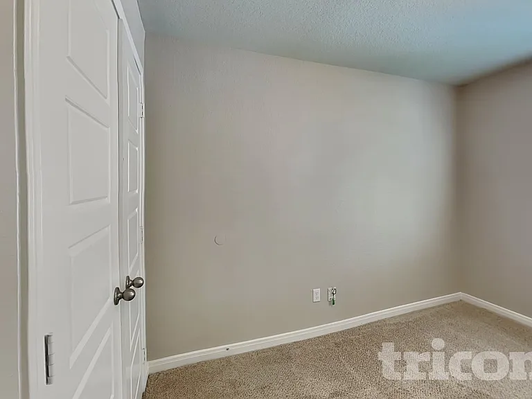 5802 Nyla Way — Photo 9
