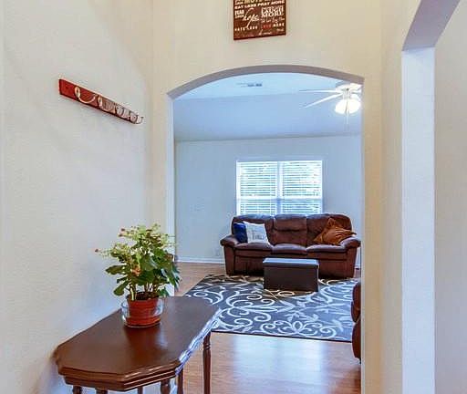 5th image of 209 Foster Dr