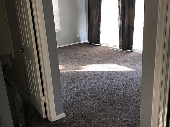 5th image of 2730 Rowland Ave