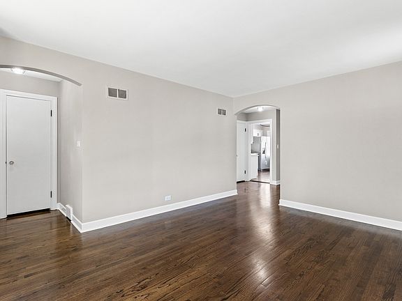 4th image of 6124 W Lawrence Ave