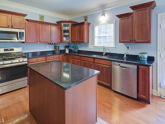 5th image of 752 Scenic Creek Dr