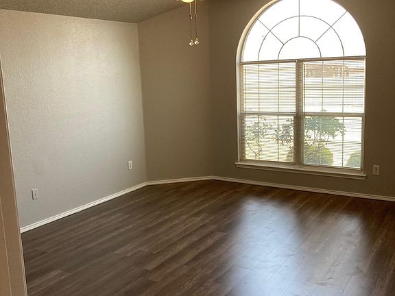 4th image of 8524 Orleans Ln