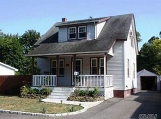 52 Fischer Ave, Islip Terrace, NY 11752