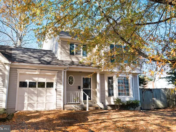 3916 Oak St, Fairfax, VA 22030