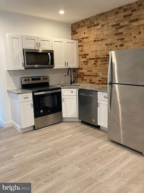 1 bed, 6160 sqft, $1,200 — Photo 2