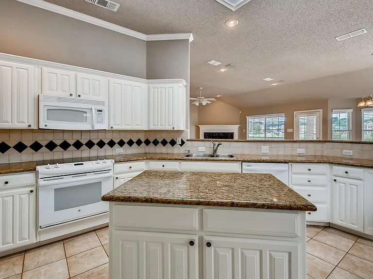 5930 River Bend Dr — Photo 15
