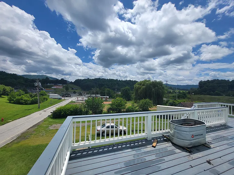 23 Cherry Ln #C — Photo 1