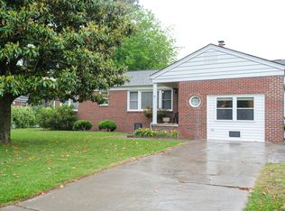 13 Riverdale Dr, Hampton, VA 23666
