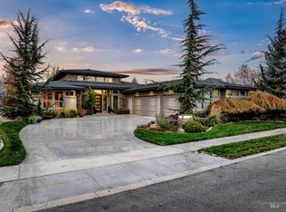 524 E Lakebrook Ln, Eagle, ID 83616