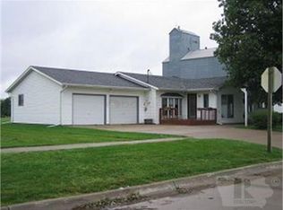 307 E Depot St, New Sharon, IA 50207