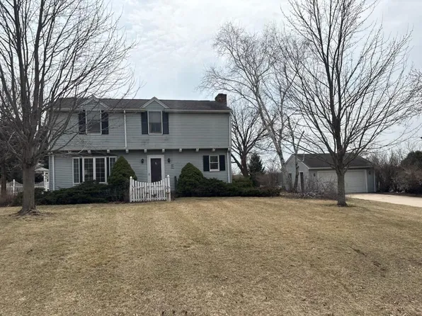 414 Meadow LANE, Eagle, WI 53119